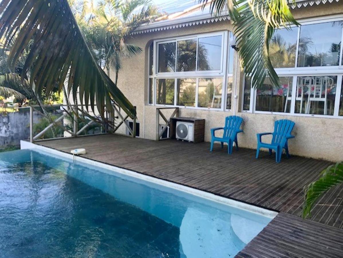 Grande Maison Avec Jardin Et Piscine A Сен-Жозеф Экстерьер фото