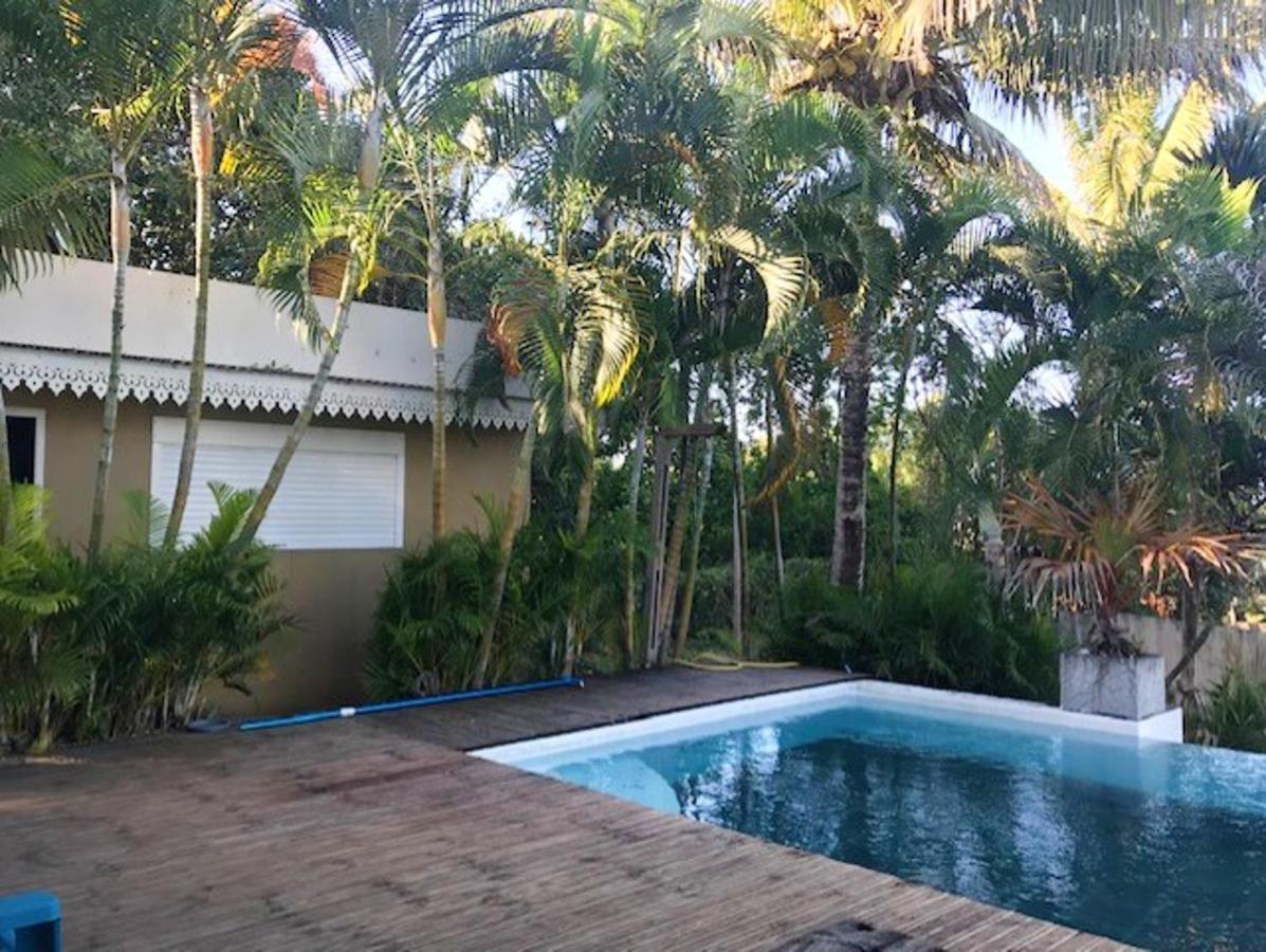 Grande Maison Avec Jardin Et Piscine A Сен-Жозеф Экстерьер фото
